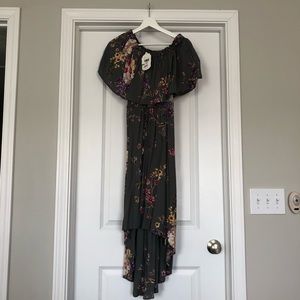 BNWT Gray floral Altar’d State Dress!